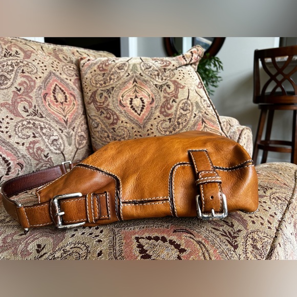 Michael Michael Kors Vintage Leather Hobo Handbag - Picture 4 of 17